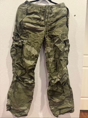 Women’s Olive Green Cargo Pants - Casual Utility Style